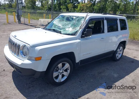 2015 Jeep Patriot Latitude z USA, uszkodzony, nr VIN 1C4NJPFBXFD118675